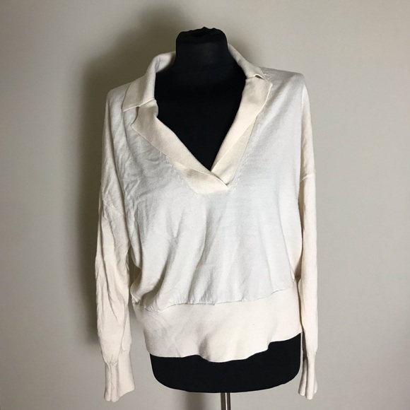 Banana Republic Sweaters - Banana Republic Cream Wool V-Neck Sweater
